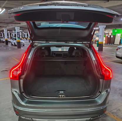 VOLVO-XC60-2016