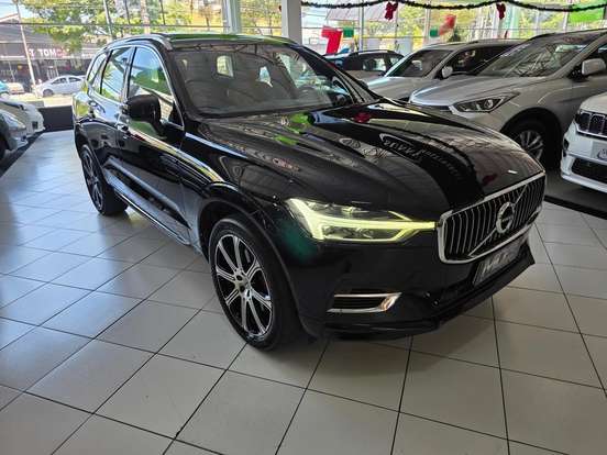 VOLVO-XC60-2020
