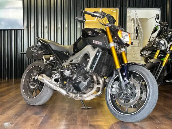 YAMAHA MT-09 YAMAHA MT-09