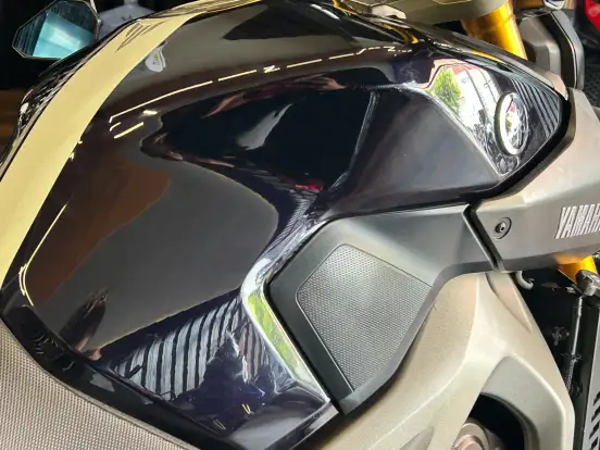 YAMAHA-MT-09-2015