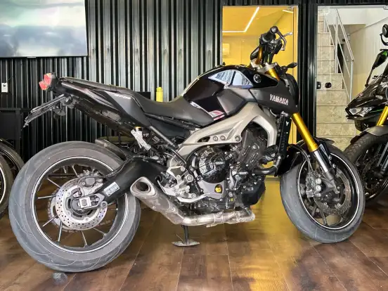 YAMAHA-MT-09 YAMAHA-MT-09-2015