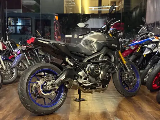 YAMAHA-MT-09-2017