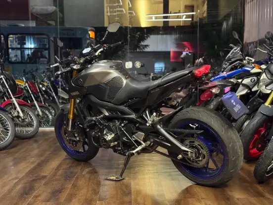 YAMAHA-MT-09 YAMAHA-MT-09-2017