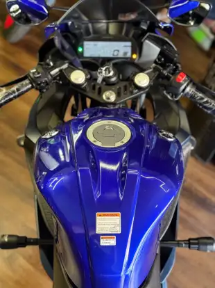 YAMAHA-YZF R15-2024