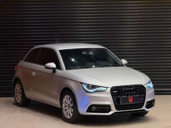 AUDI-A1-1.4 TFSI ATTRACTION 16V 122CV GASOLINA 2P AUTOMÁTICO AUDI-A1-2011