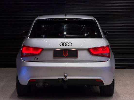 AUDI-A1-1.4 TFSI ATTRACTION 16V 122CV GASOLINA 2P AUTOMÁTICO AUDI-A1-2011