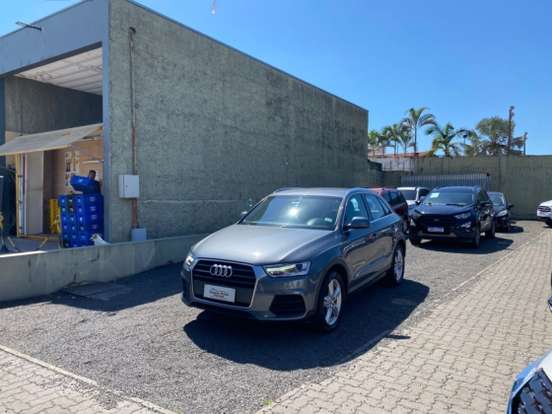 AUDI-Q3-2018