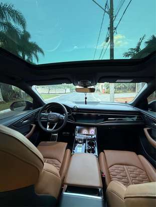AUDI-RS Q8-2023