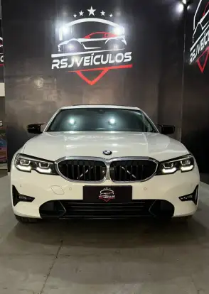 BMW-320i-2021