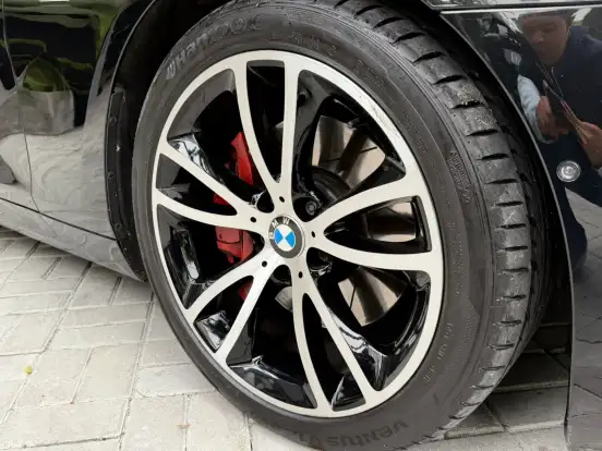 BMW-650i-2011