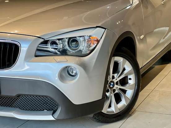 BMW-X1-2011