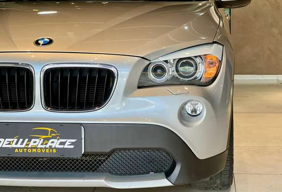 BMW-X1-2011