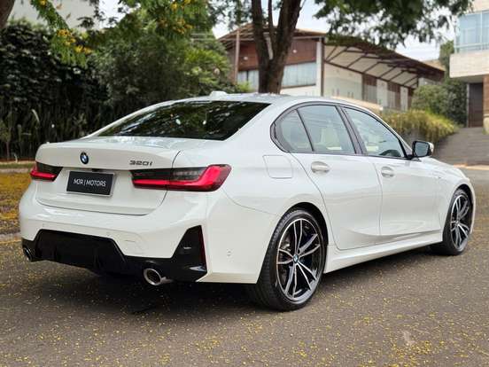 BMW-320i-2.0 16V TURBO FLEX M SPORT AUTOMÁTICO BMW-320i-2023