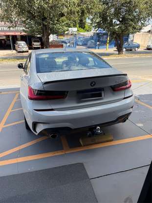 BMW-320i-2020
