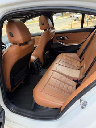 BMW-320i-2020