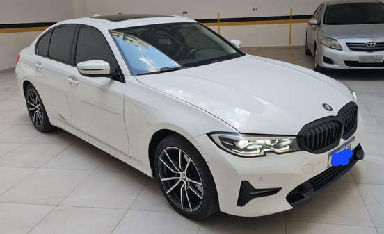 BMW-320i-2019