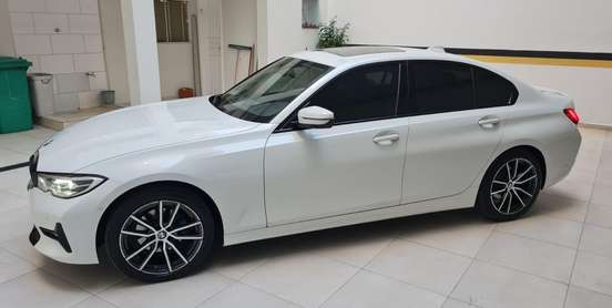 BMW-320i-2019