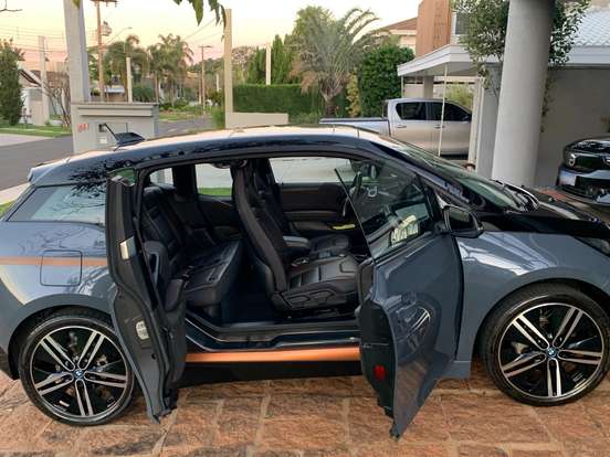 BMW-i3-ELÉTRICO eDRIVE UNIQUE FOREVER AUTOMÁTICO BMW-i3-2022