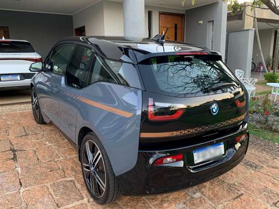 BMW-i3-ELÉTRICO eDRIVE UNIQUE FOREVER AUTOMÁTICO BMW-i3-2022