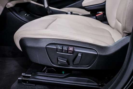 BMW-X1-2021