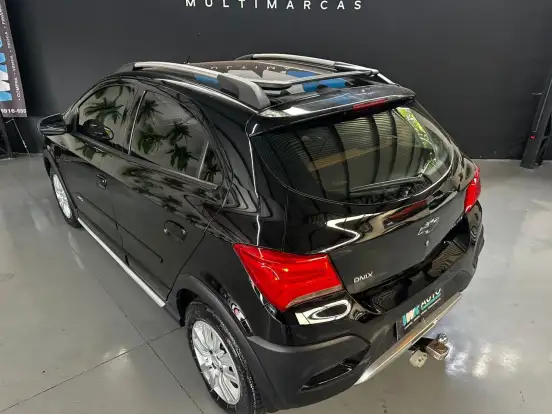 CHEVROLET-ONIX-2017