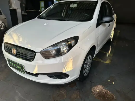 FIAT GRAND SIENA 1.4 MPI ATTRACTIVE 8V FLEX 4P MANUAL FIAT GRAND SIENA 1.4 MPI ATTRACTIVE 8V FLEX 4P MANUAL