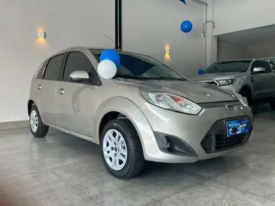 FORD FIESTA 1.6 ROCAM HATCH 8V FLEX 4P MANUAL
