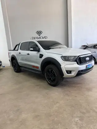 FORD RANGER 3.2 FX4 4X4 CD 20V DIESEL 4P AUTOMÁTICO FORD RANGER 3.2 FX4 4X4 CD 20V DIESEL 4P AUTOMÁTICO