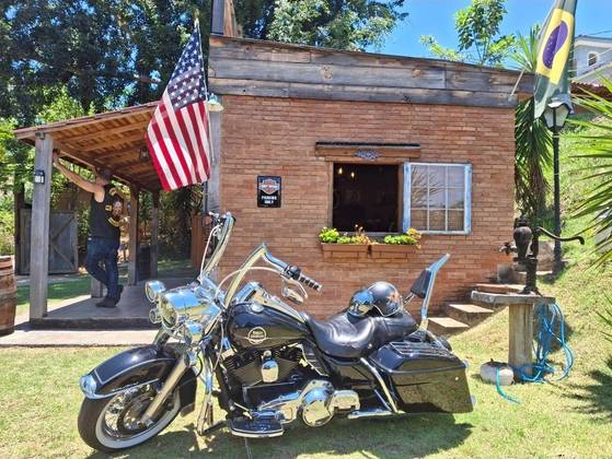 HARLEY-DAVIDSON ROAD KING CLASSIC 