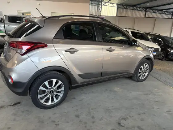 HYUNDAI HB20X 1.6 16V STYLE FLEX 4P AUTOMÁTICO HYUNDAI HB20X 1.6 16V STYLE FLEX 4P AUTOMÁTICO