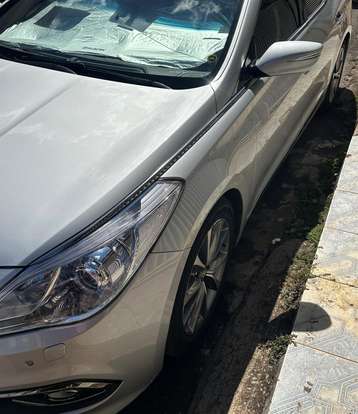 HYUNDAI-AZERA-2015