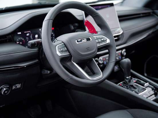 JEEP-COMPASS-2.0 HURRICANE 4 TURBO GASOLINA BLACKHAWK AT9 JEEP-COMPASS-2025
