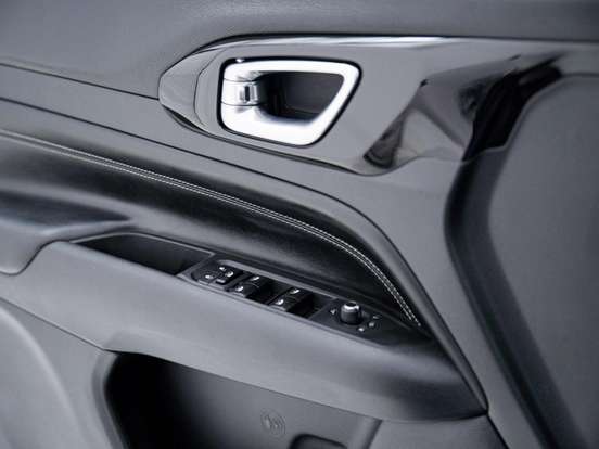 JEEP-COMPASS-2.0 HURRICANE 4 TURBO GASOLINA BLACKHAWK AT9 JEEP-COMPASS-2025