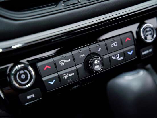 JEEP-COMPASS-2.0 HURRICANE 4 TURBO GASOLINA BLACKHAWK AT9 JEEP-COMPASS-2025