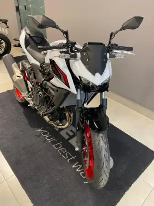 KAWASAKI-Z500-2026