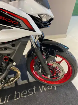 KAWASAKI-Z500-2026