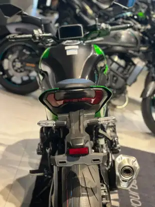 KAWASAKI-Z900 KAWASAKI-Z900-2025
