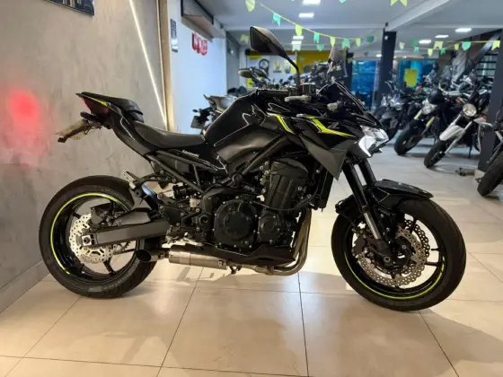 KAWASAKI Z900 KAWASAKI Z900