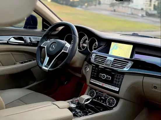 MERCEDES-BENZ-CLS 63 AMG-5.5 V8 TURBO GASOLINA 4P AUTOMÁTICO MERCEDES-BENZ-CLS 63 AMG-2013