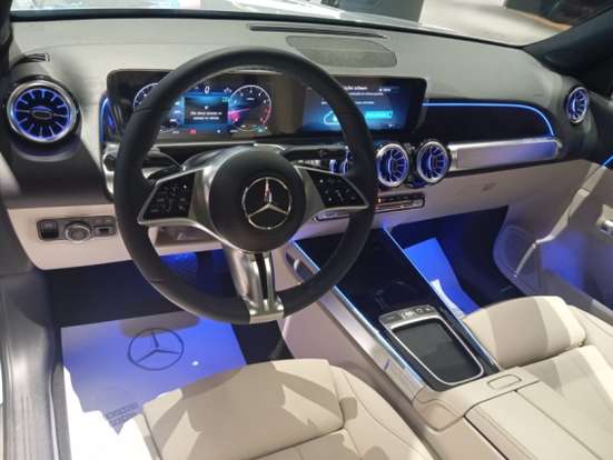 MERCEDES-BENZ-GLB 220-2025