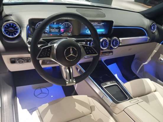 MERCEDES-BENZ-GLB 220-2.0 MHEV AMG LINE 4MATIC 8G-DCT MERCEDES-BENZ-GLB 220-2025