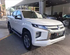 MITSUBISHI L200 TRITON 2.4 16V TURBO DIESEL SPORT HPE CD 4P 4X4 AUTOMÁTICO MITSUBISHI L200 TRITON 2.4 16V TURBO DIESEL SPORT HPE CD 4P 4X4 AUTOMÁTICO