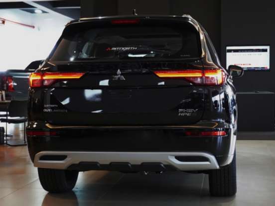 MITSUBISHI-OUTLANDER-2.4 PHEV HPE-S S-AWC DHT MITSUBISHI-OUTLANDER-2025