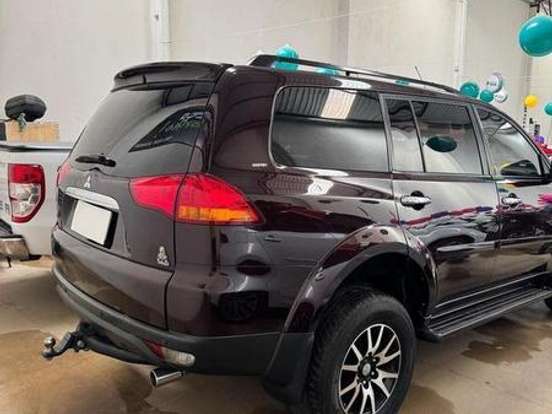 MITSUBISHI-PAJERO DAKAR-3.2 HPE 4X4 7 LUGARES 16V TURBO INTERCOOLER DIESEL 4P AUTOMÁTICO MITSUBISHI-PAJERO DAKAR-2013
