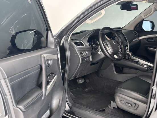 MITSUBISHI-PAJERO SPORT-2023
