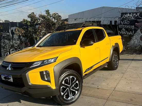 MITSUBISHI-L200 TRITON-2.4 16V TURBO DIESEL SPORT SAVANA CD 4P 4X4 AUTOMÁTICO MITSUBISHI-L200 TRITON-2023