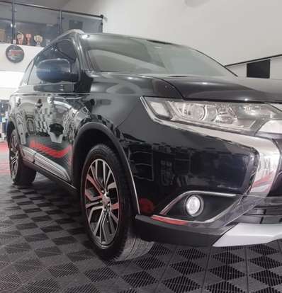 MITSUBISHI-OUTLANDER-2017