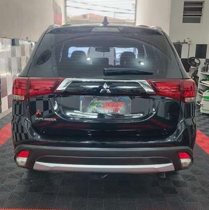 MITSUBISHI-OUTLANDER-2017