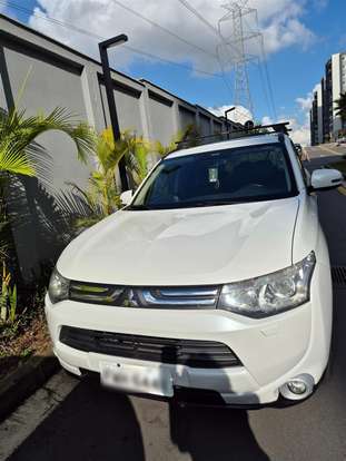 MITSUBISHI-OUTLANDER-2014