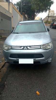 MITSUBISHI-OUTLANDER-2013